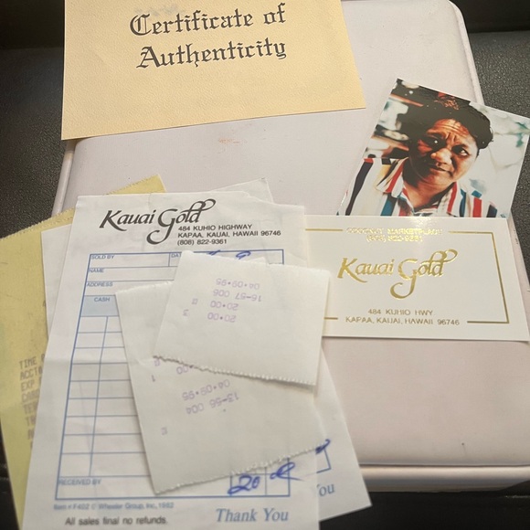 Authentic Ni’ihau shell lei 18” - Picture 11 of 12